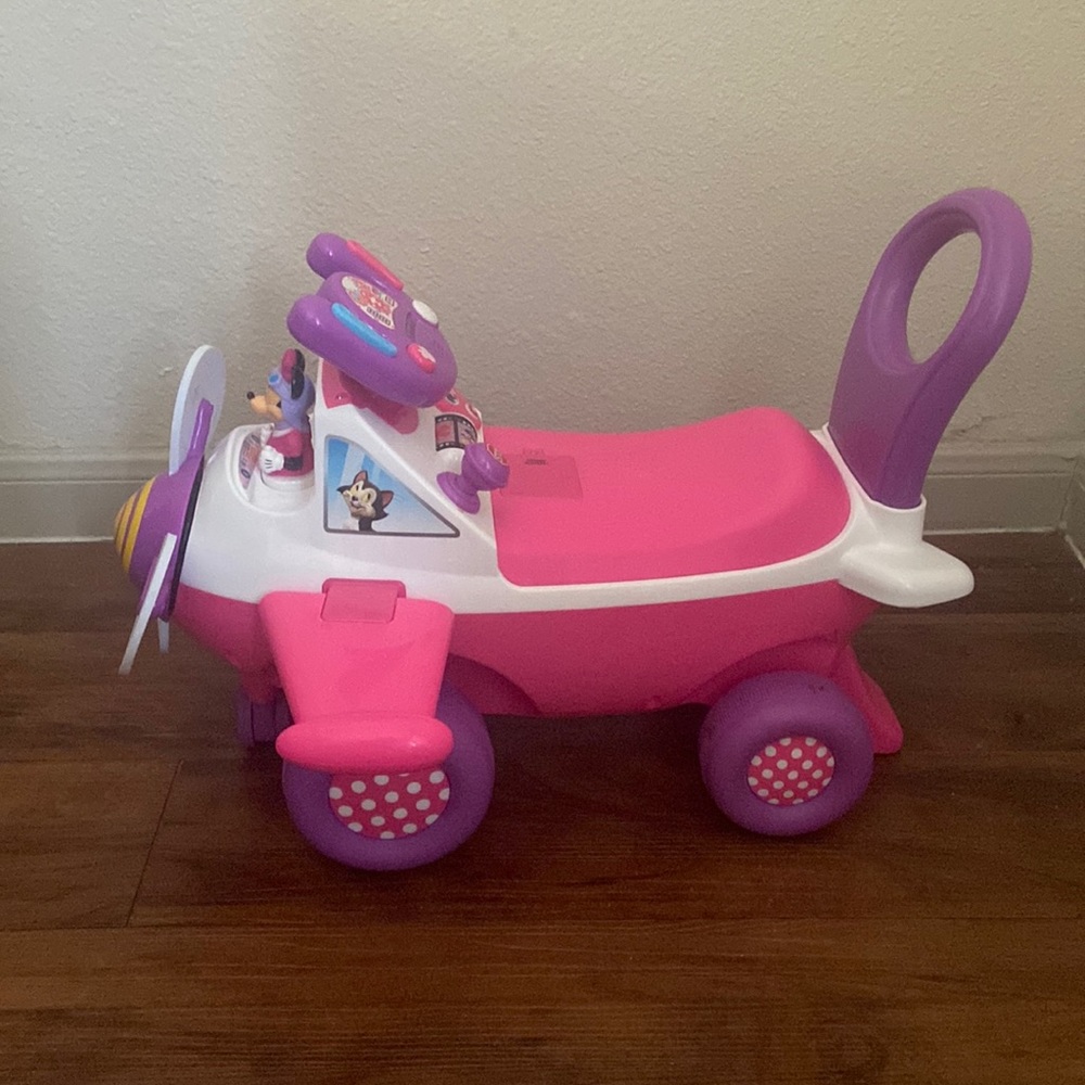 Baby Minnie toy Car